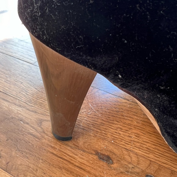 Vintage BCBG Black Velvet Boots with Dark Silver Heel size 7.5 - Picture 4 of 9